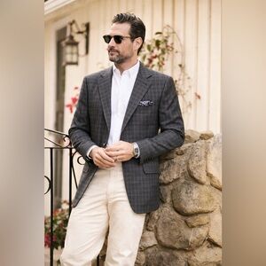 Tom James Executive Collection Men’s 42R Sport Coat – Holland & Sherry Wool